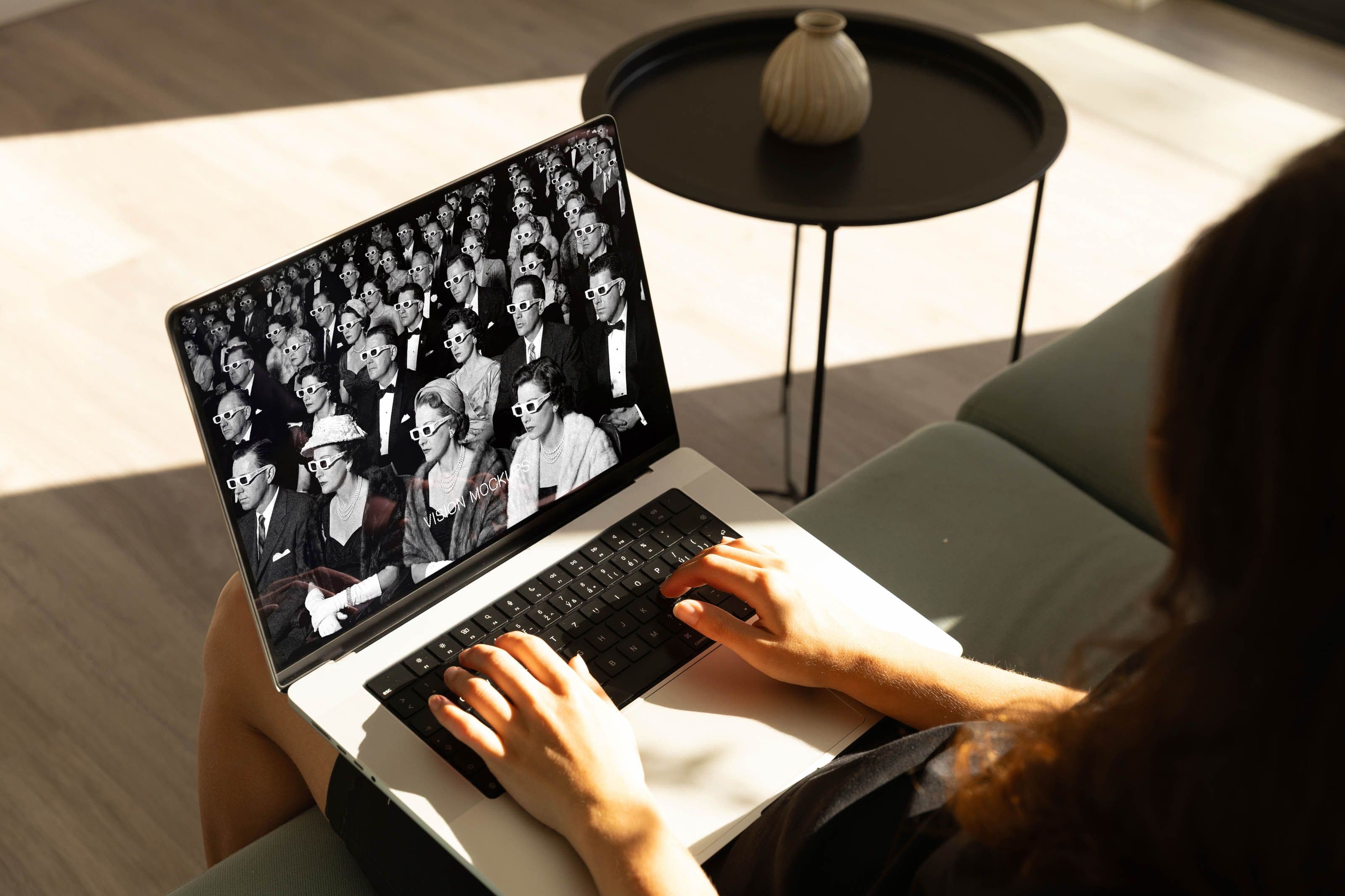 Vision L003 - Macbook Pro Mockup - Image 1