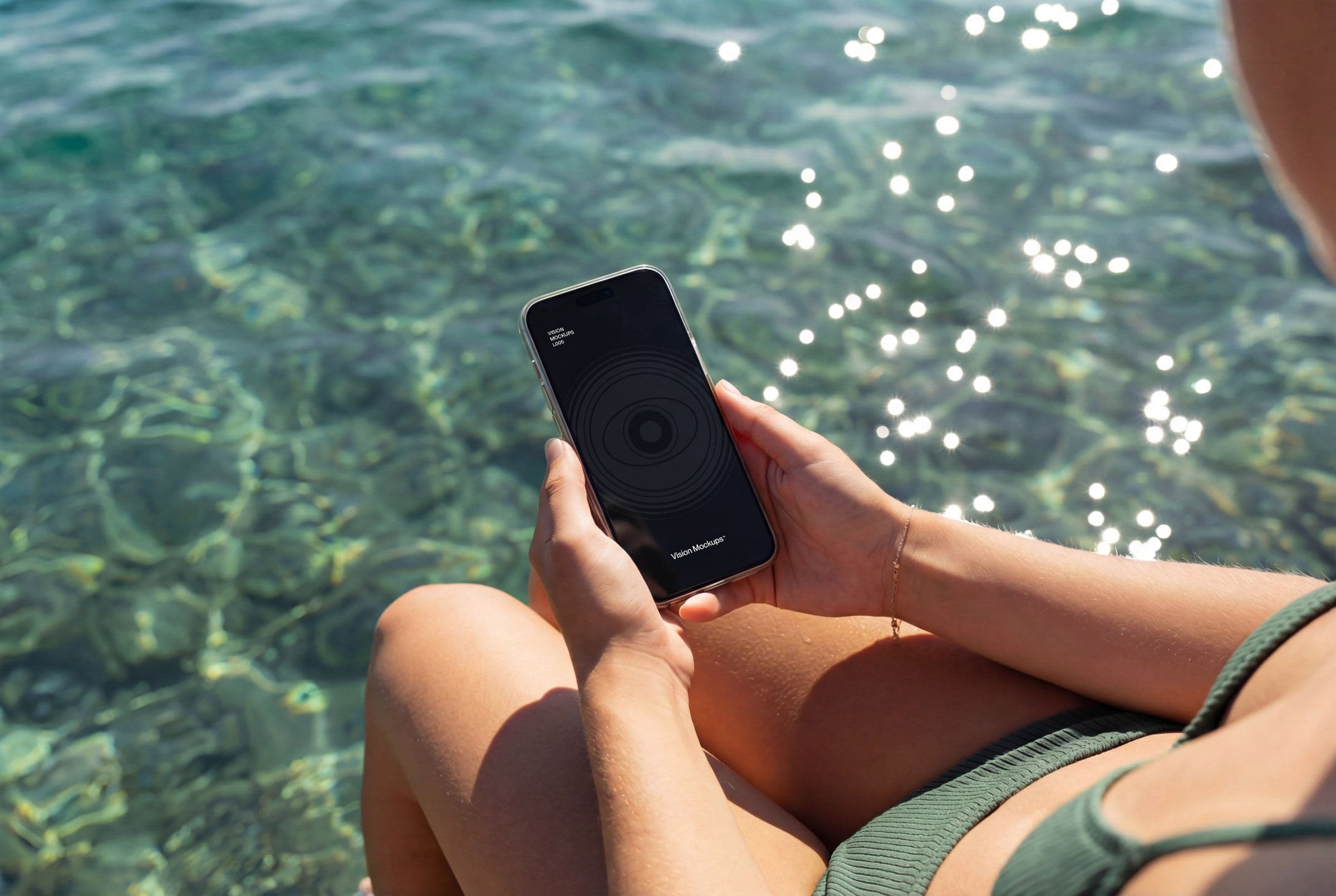 Vision L005 - IPhone Mockup - Image 2